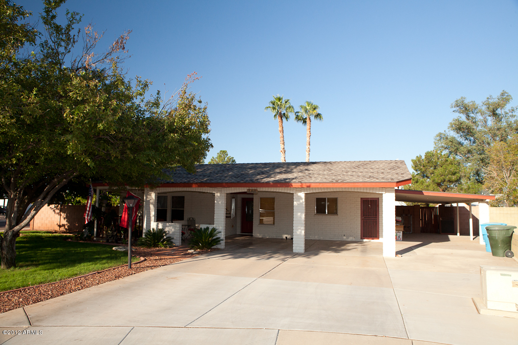 156 West Wagoner Road Phoenix, AZ 85023 - Photo 2 of 36 front_carport