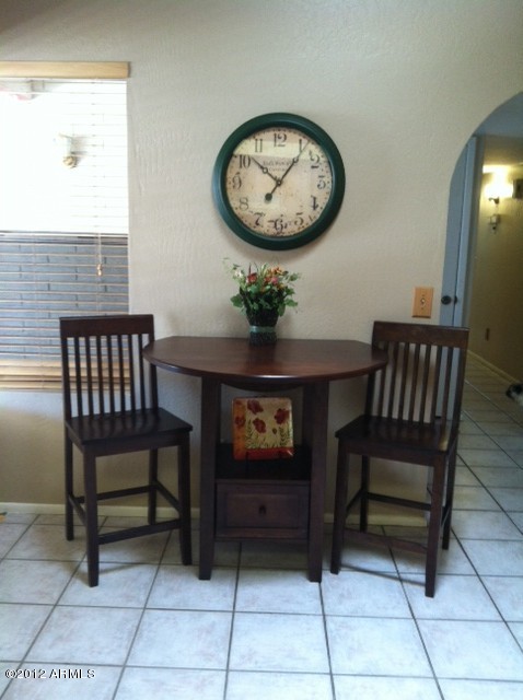 156 West Wagoner Road Phoenix, AZ 85023 - Photo 10 of 36 Eat-in kitchen