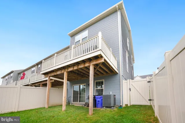 a view of house with garden