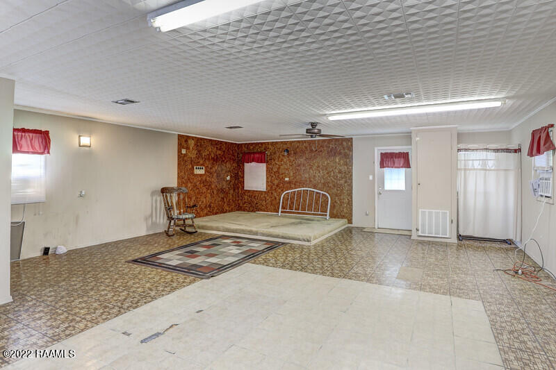 5504 Smith Road New Iberia, LA 70560 - Photo 19 of 25 Gallery Image 19