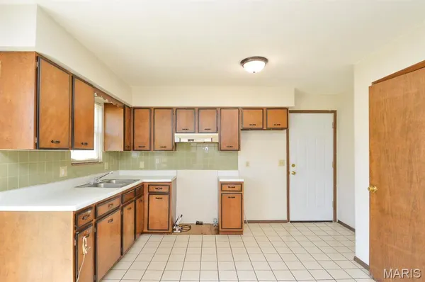 $75,000 | 301 West Oak Street, New Baden, IL 62265