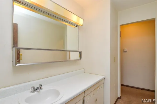 $75,000 | 301 West Oak Street, New Baden, IL 62265