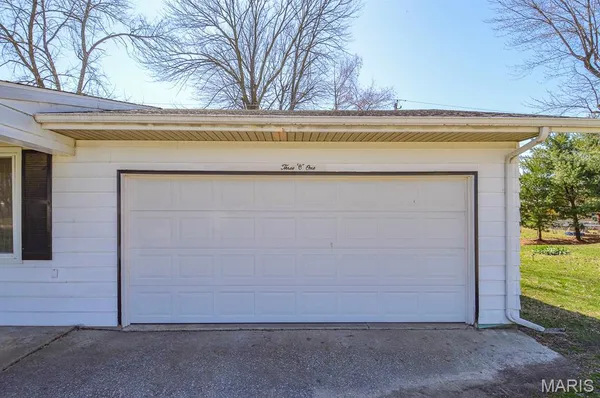 $75,000 | 301 West Oak Street, New Baden, IL 62265