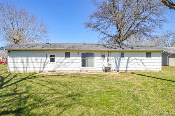 $75,000 | 301 West Oak Street, New Baden, IL 62265