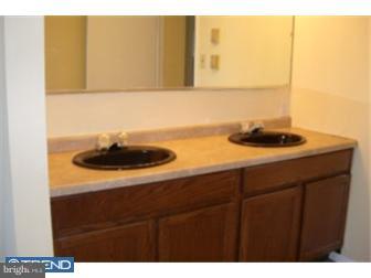311 Edgemore Road Secane, PA 19018 - Photo 9 of 12 Bedroom - Main