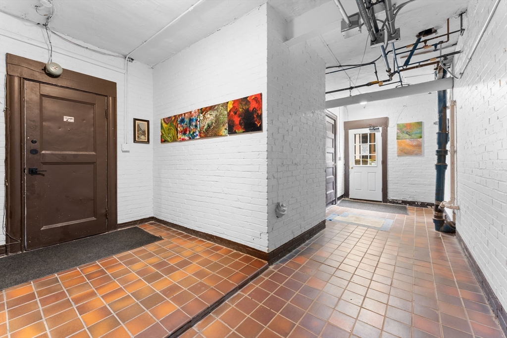 127 Winthrop Road, Unit 12A Brookline, MA 02445 - Photo 33 of 41