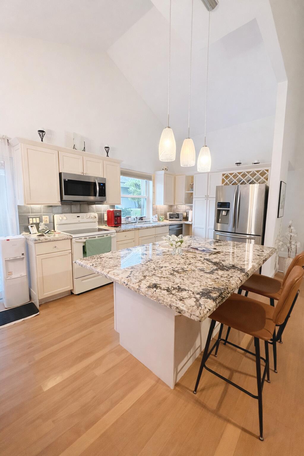 100 Cape Pointe Circle Jupiter, FL 33477 - Photo 4 of 33 Kitchen