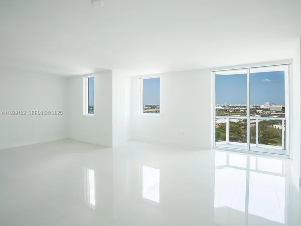 $4,450 | 244 Biscayne Boulevard, Unit 2402, Miami, FL 33132