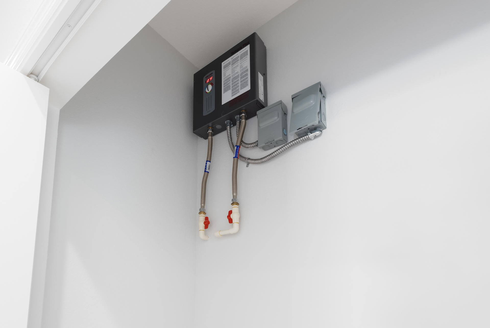 983 Gibraltar Road Key Largo, FL 33037 - Photo 14 of 54 Tankless Hot water