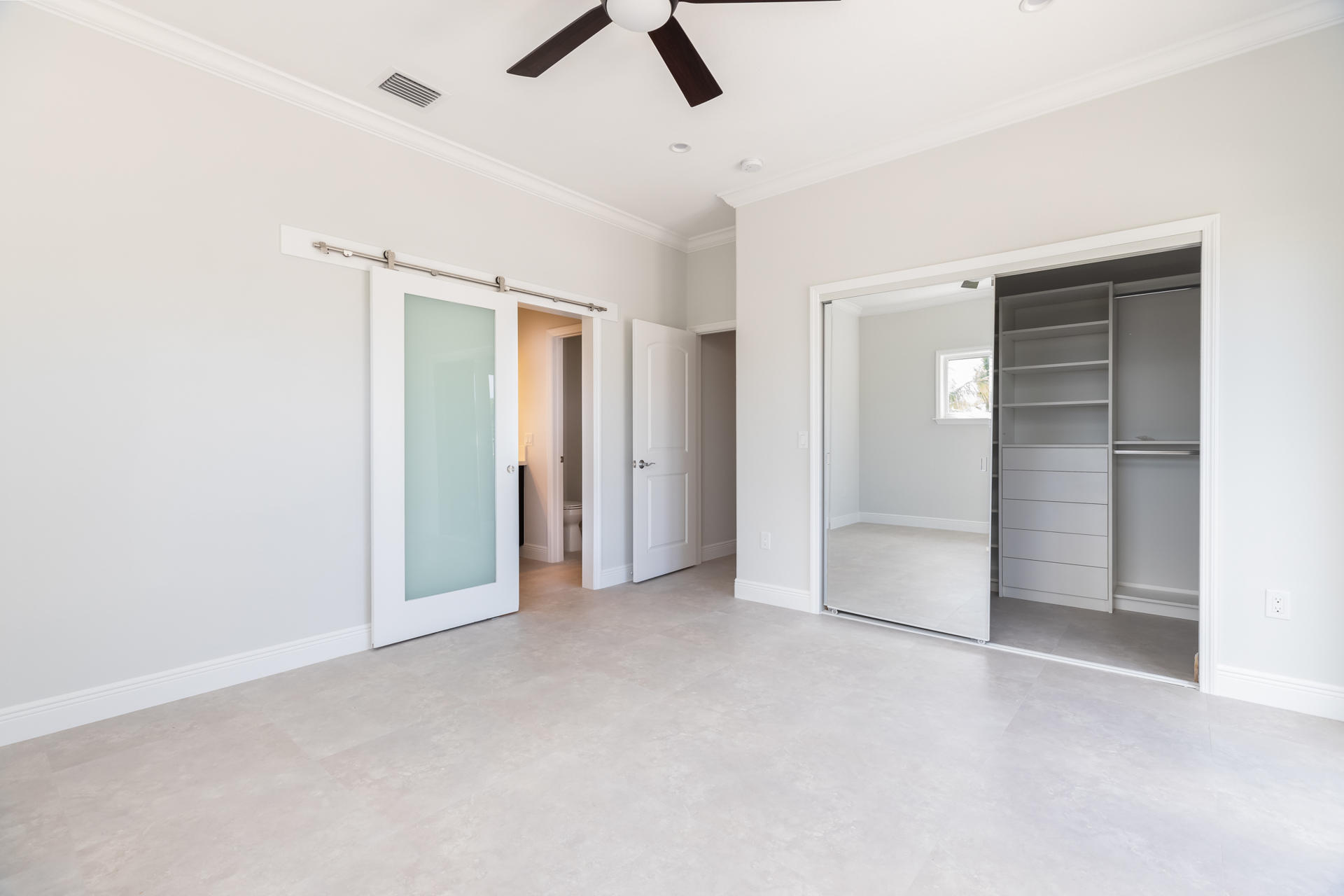 983 Gibraltar Road Key Largo, FL 33037 - Photo 18 of 54 Owners suite