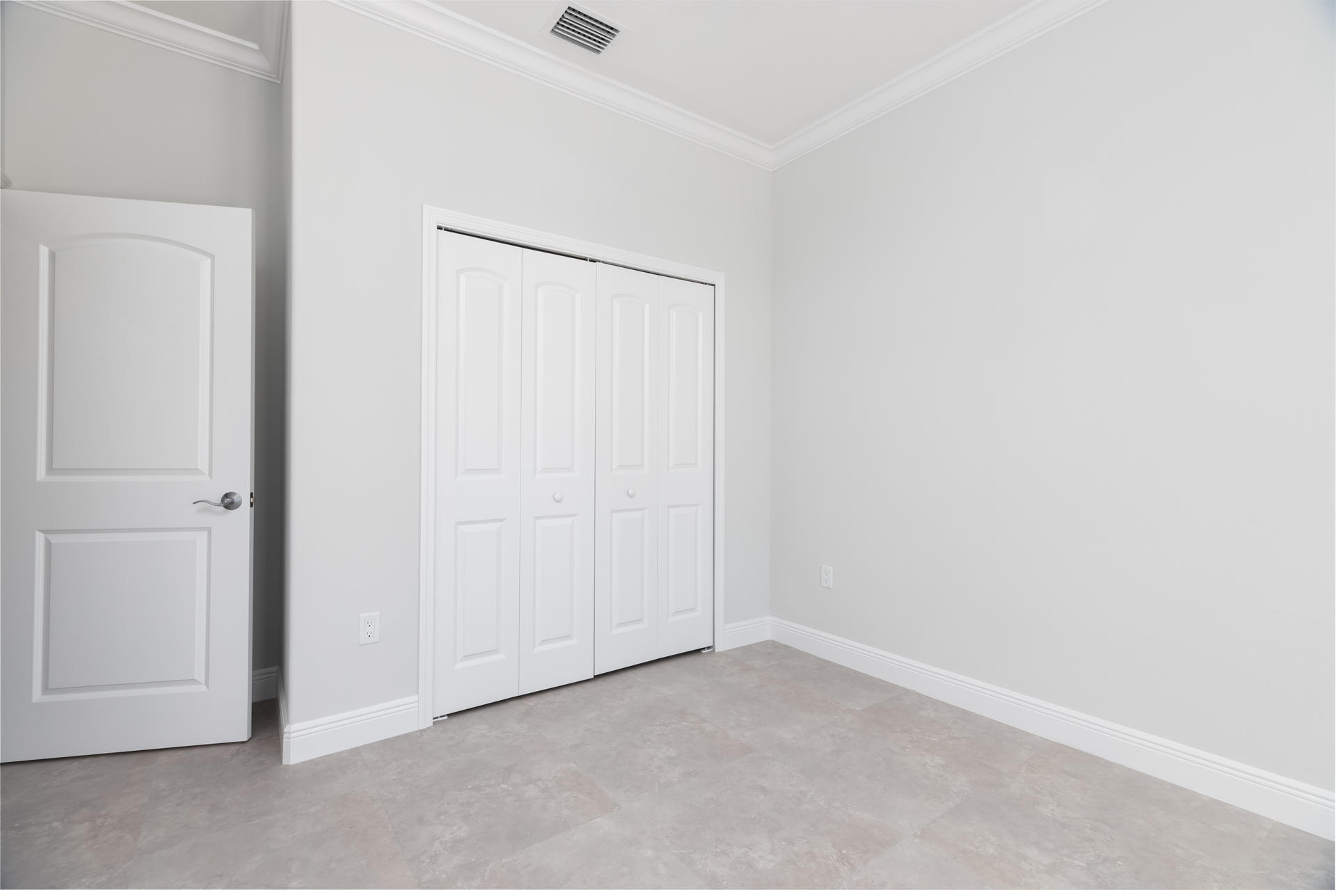 983 Gibraltar Road Key Largo, FL 33037 - Photo 23 of 54 1st guest bedoom