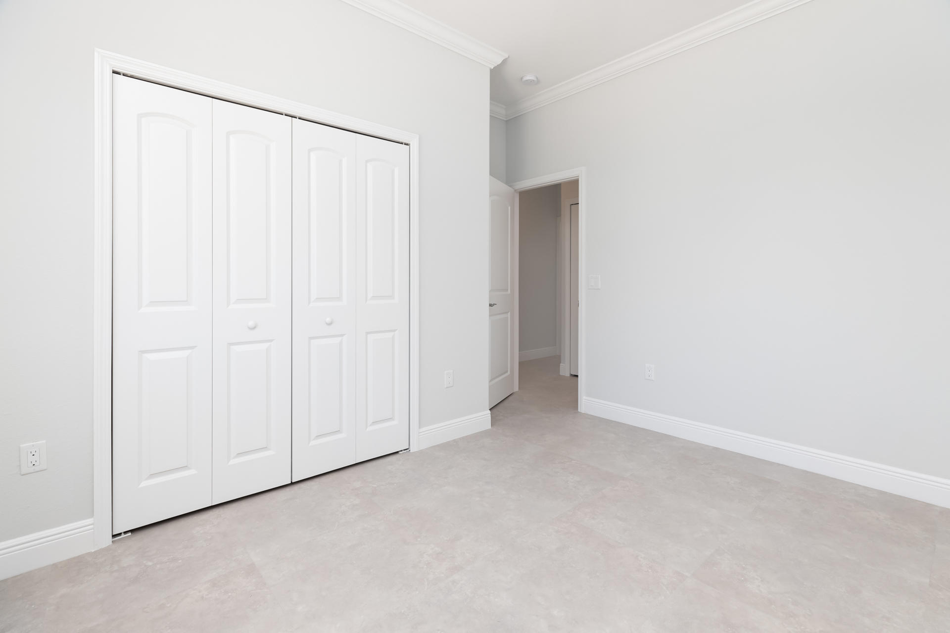 983 Gibraltar Road Key Largo, FL 33037 - Photo 25 of 54 2nd guest bedroom