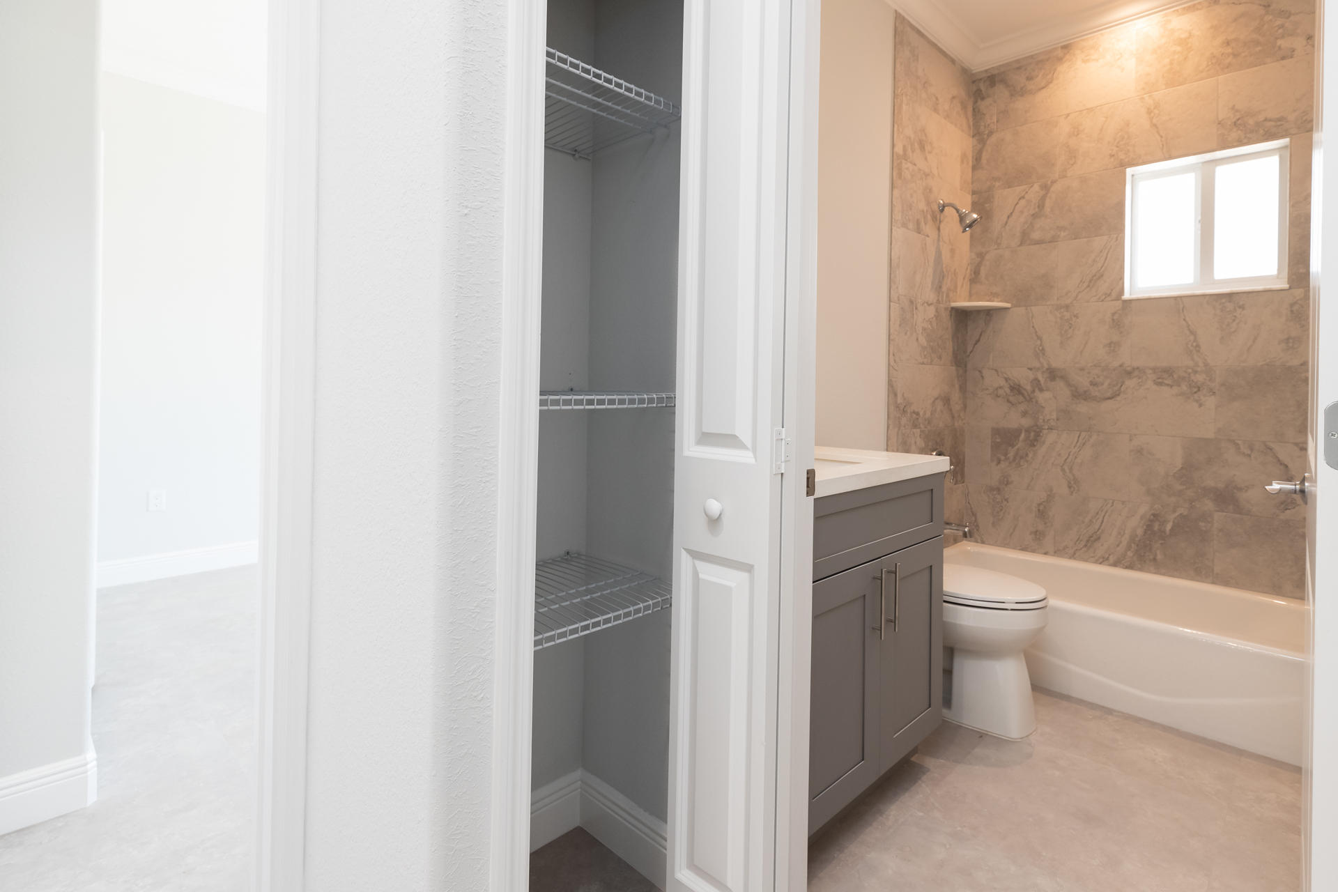 983 Gibraltar Road Key Largo, FL 33037 - Photo 26 of 54 2nd Bathroom