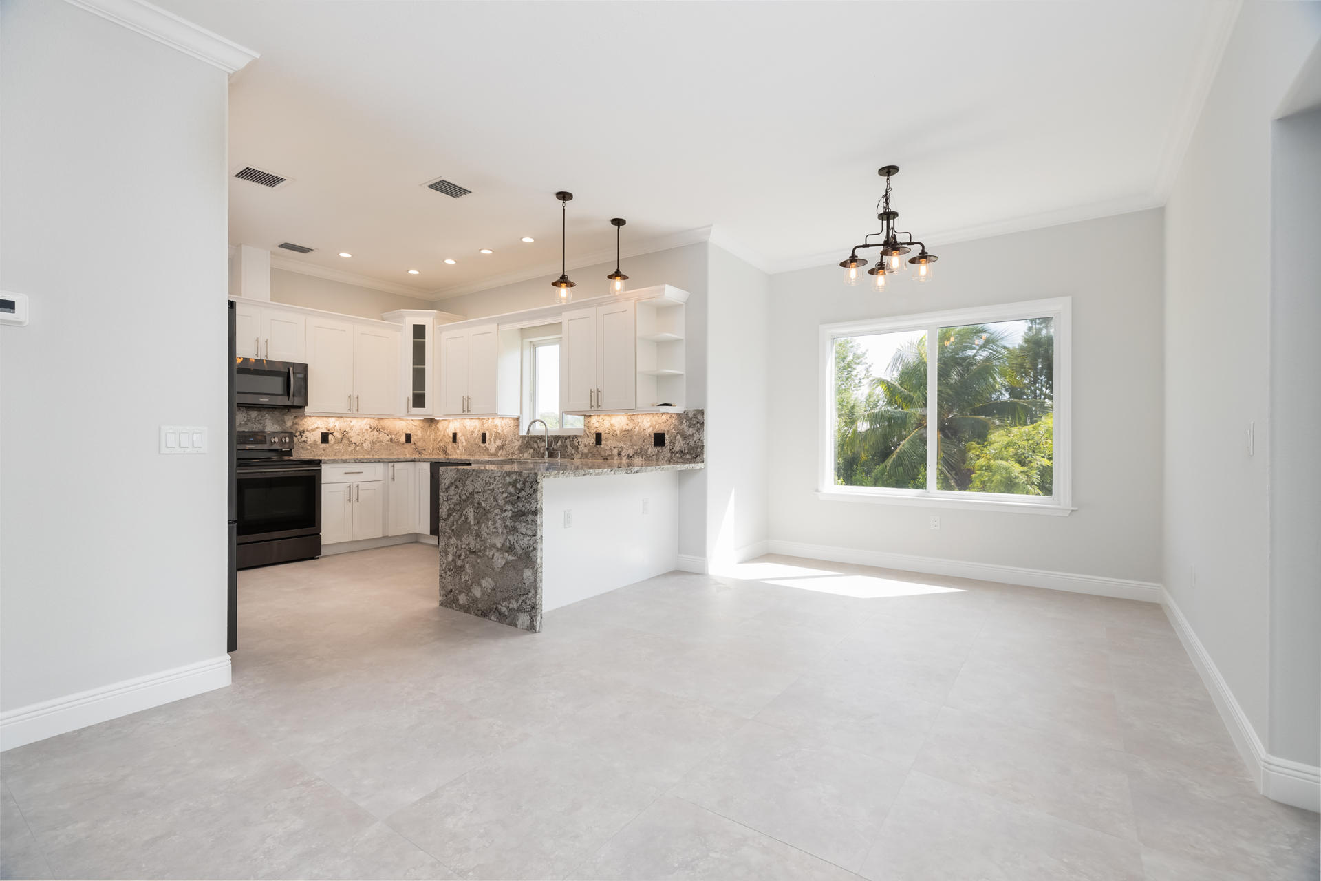 983 Gibraltar Road Key Largo, FL 33037 - Photo 5 of 54 High Ceilings