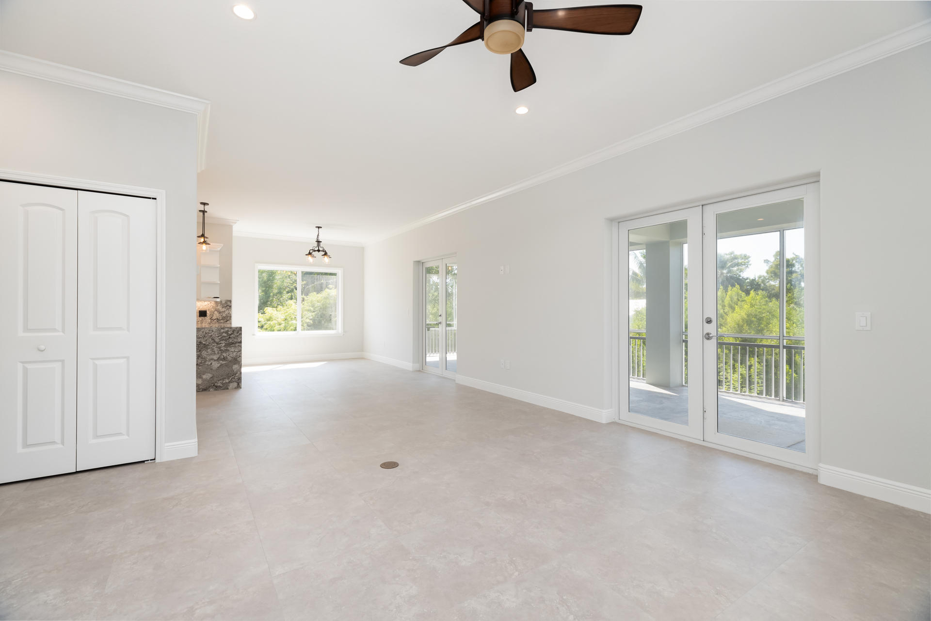 983 Gibraltar Road Key Largo, FL 33037 - Photo 9 of 54 Living area