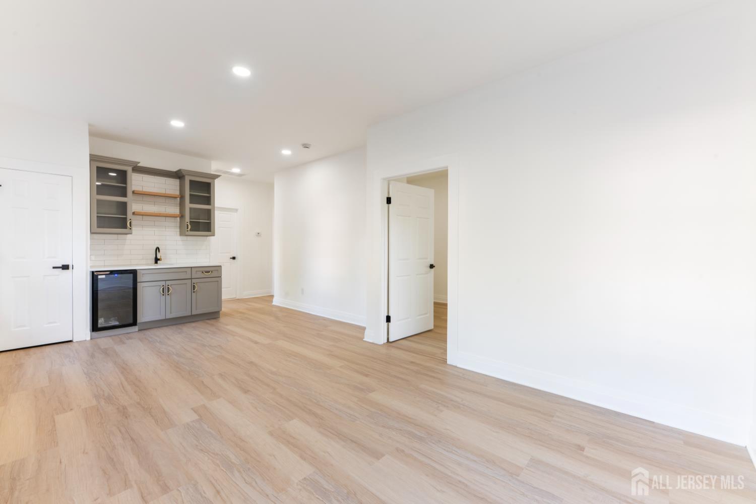 975 Inman Avenue Edison, NJ 08820 - Photo 30 of 62
