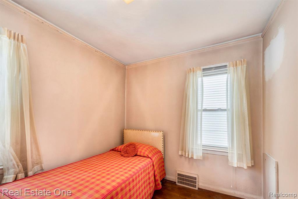 2836 Academy Street Dearborn, MI 48124 - Photo 10 of 16