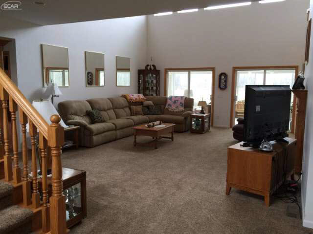 5325 West Ray Road Linden, MI 48451 - Photo 11 of 36 21124750-10.JPG