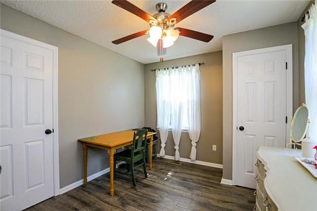 104 Ridgewood Road Franklin, TN 37064 - Photo 12 of 20 Flex room just off the master bedroom. Would work great as an office, exercise room, or could be used as extra closet space! Make it your own!