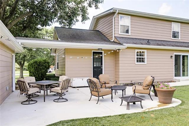 104 Ridgewood Road Franklin, TN 37064 - Photo 18 of 20 Like entertaining?? Sellers extended the back patio making it extra large, and a great space for summer cookouts.