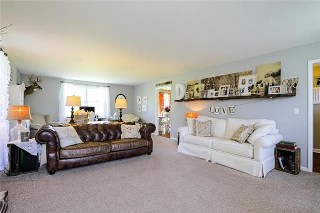 104 Ridgewood Road Franklin, TN 37064 - Photo 3 of 20 Another view of this spacious living room.