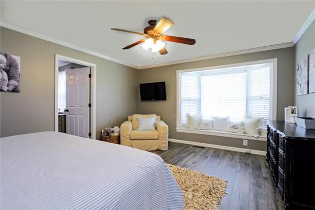 104 Ridgewood Road Franklin, TN 37064 - Photo 10 of 20 Bay window with seating in this wonderful downstairs master.