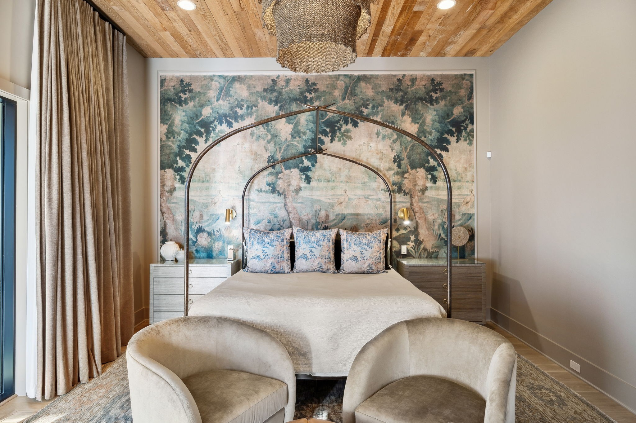 4640 Murfreesboro Road Franklin, TN 37067 - Photo 31 of 79 a bedroom with a bed and a mirror