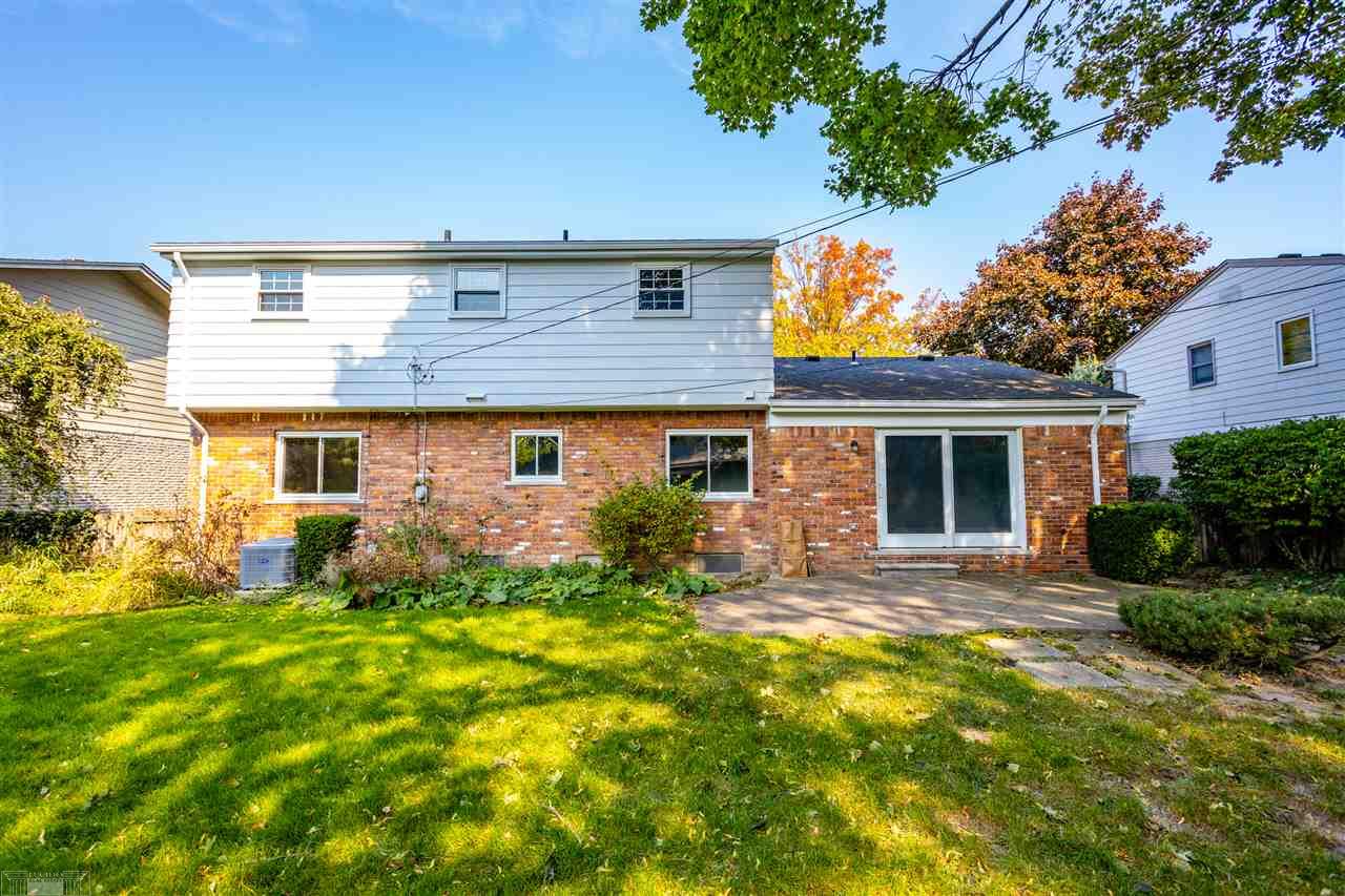 1083 Canterbury Road Grosse Pointe Woods, MI 48236 - Photo 34 of 38
