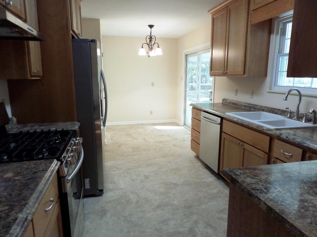 15 Windhaven Lane Oak Ridge, TN 37830 - Photo 3 of 29 kitchen2