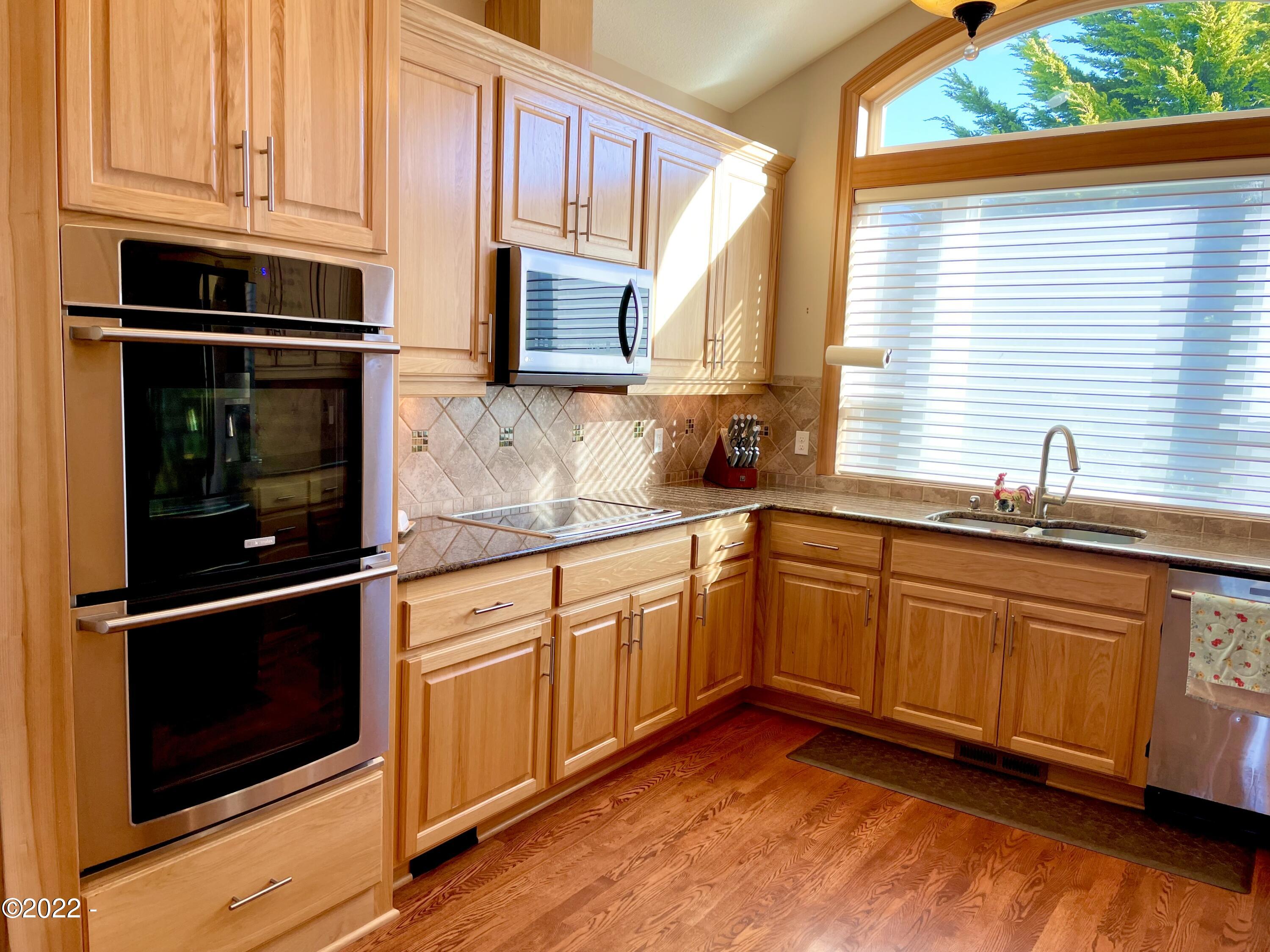 34775 Lahaina Loop Road Pacific City, OR 97135 - Photo 8 of 45 Kitchen - Double Ovens