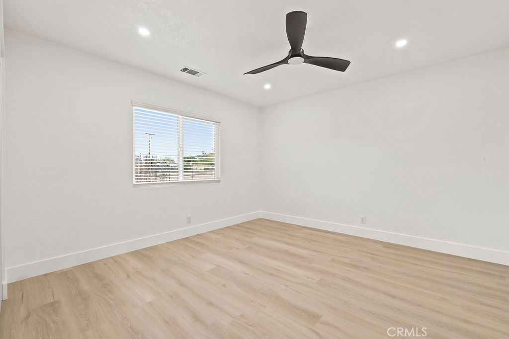 13229 Algonquin Road Apple Valley, CA 92308 - Photo 18 of 35