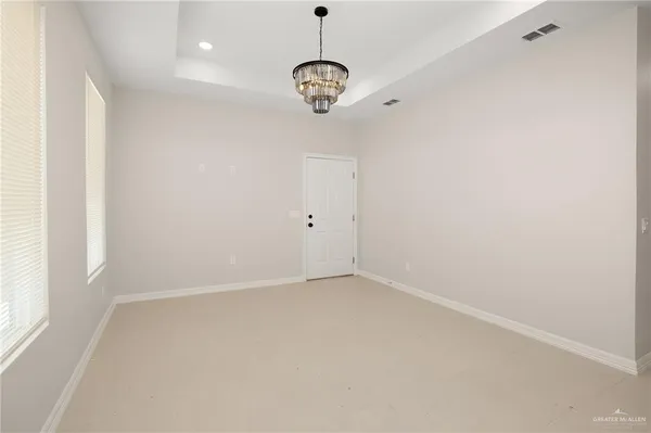 a view of empty room with window