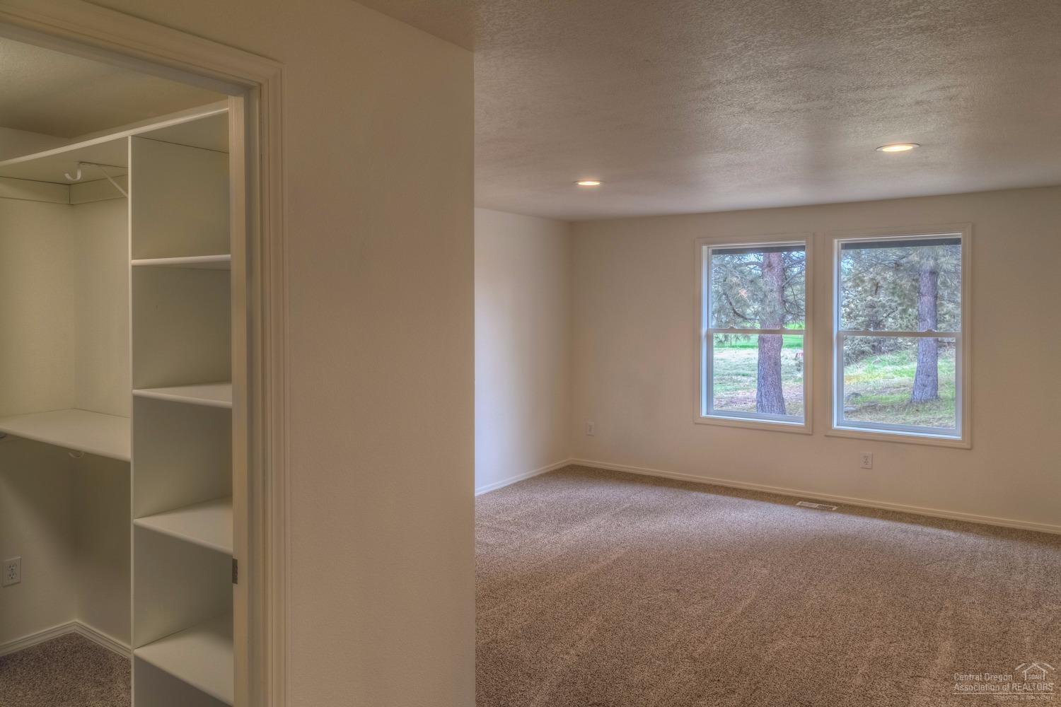 61850 Dobbin Road Bend, OR 97702 - Photo 9 of 25 Additional Photo