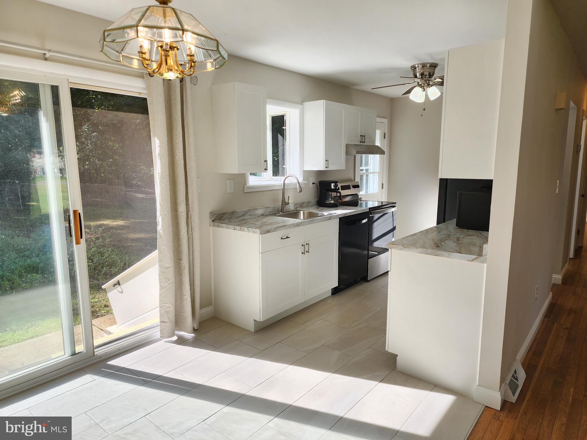 28372 School House Road Columbus, NJ 08022 - Photo 4 of 25