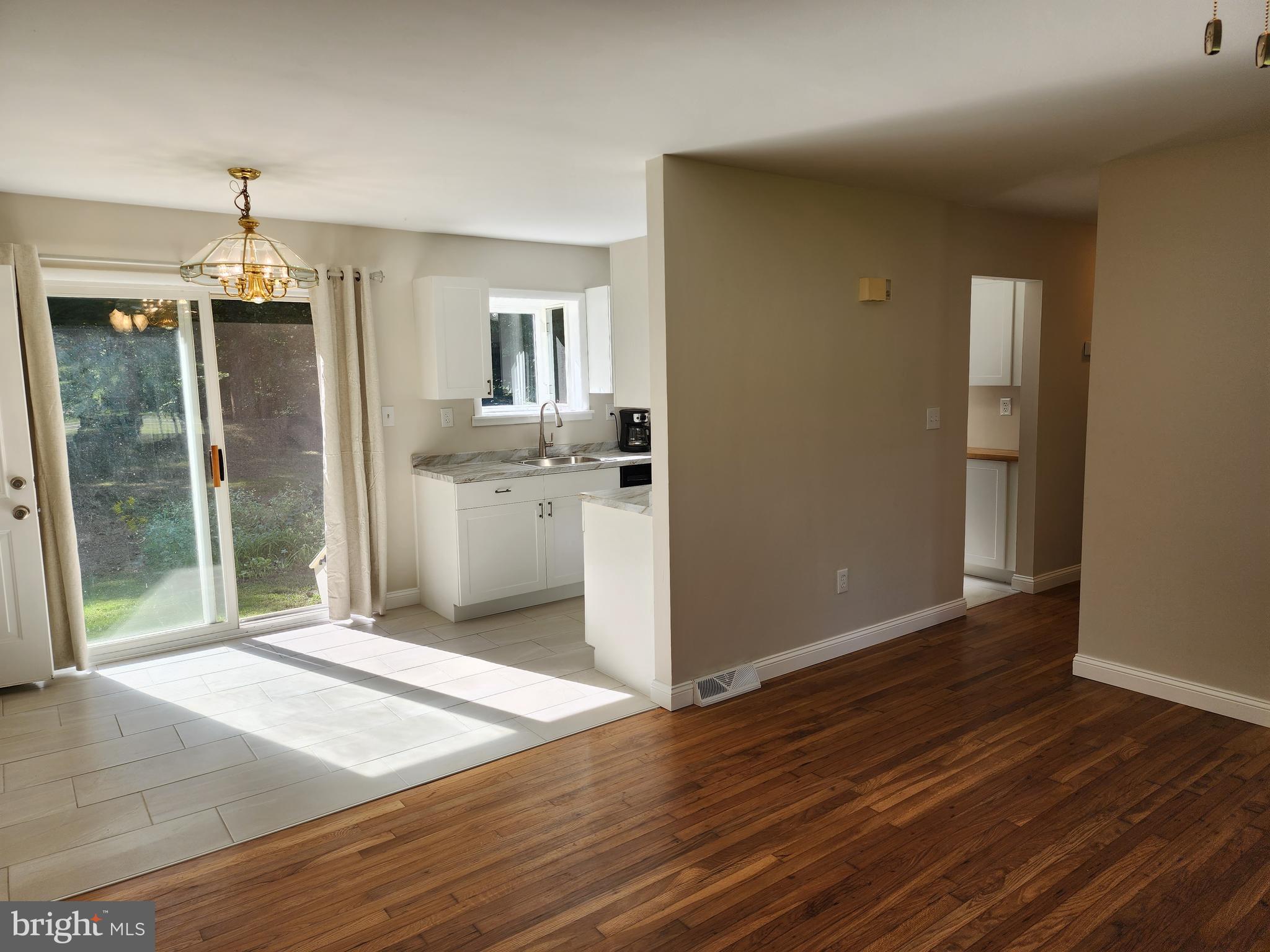 28372 School House Road Columbus, NJ 08022 - Photo 5 of 25