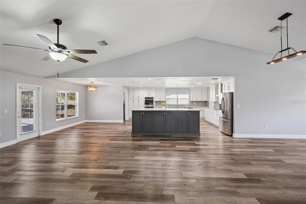 70 Grass Street Homosassa, FL 34446 - Photo 7 of 59