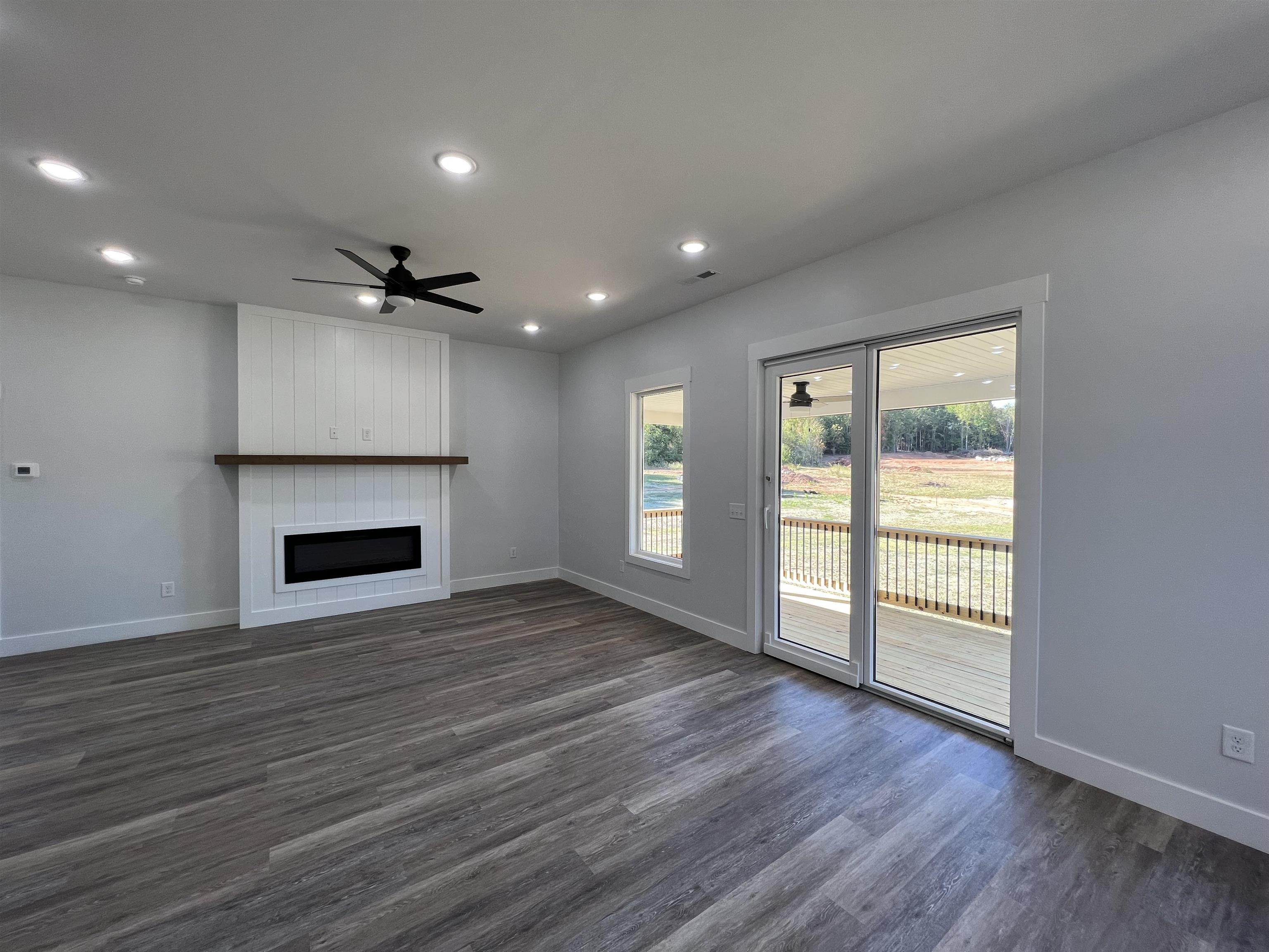 381 Dickson Road Campobello, SC 29322 - Photo 2 of 20