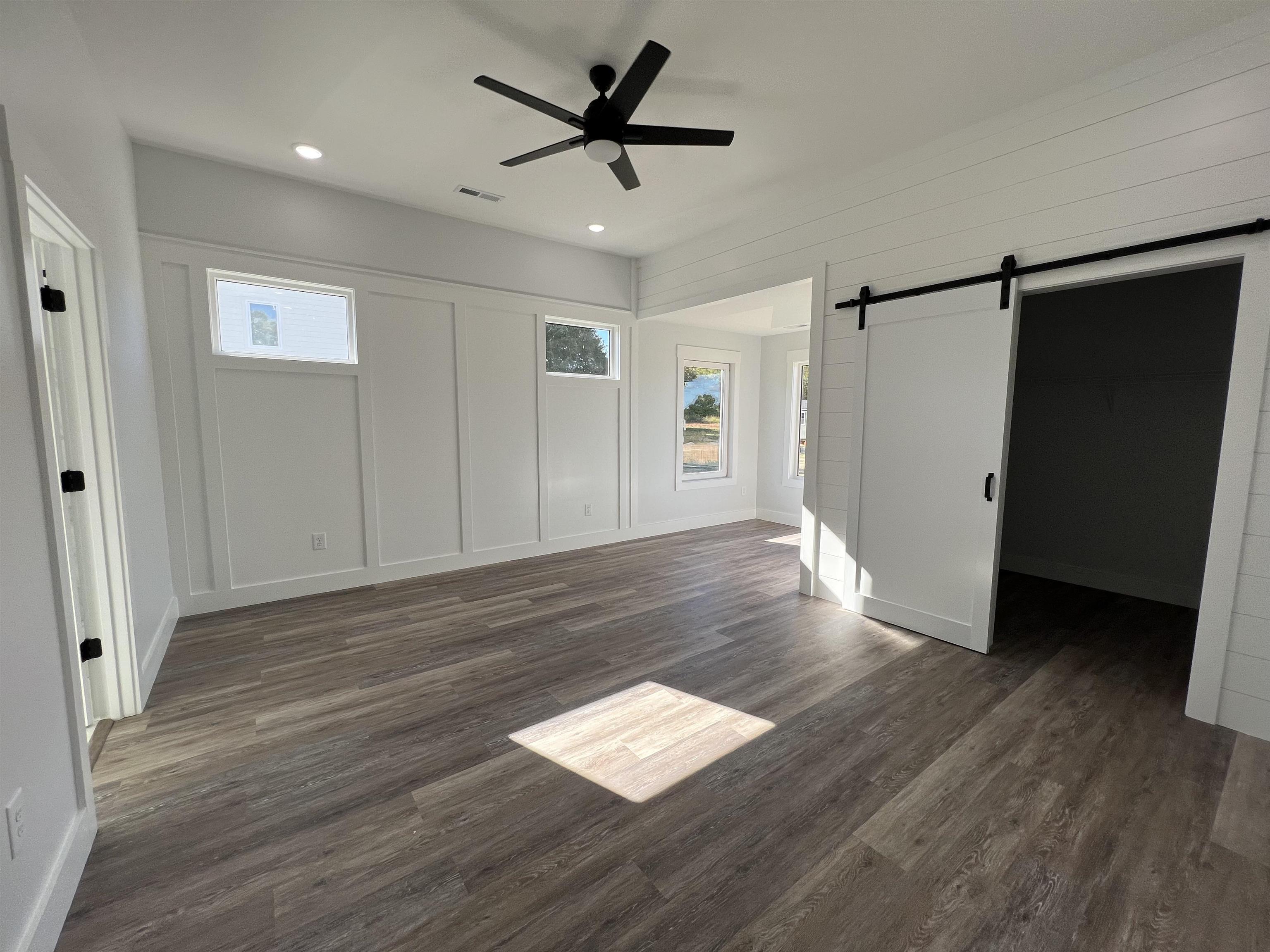 381 Dickson Road Campobello, SC 29322 - Photo 6 of 20