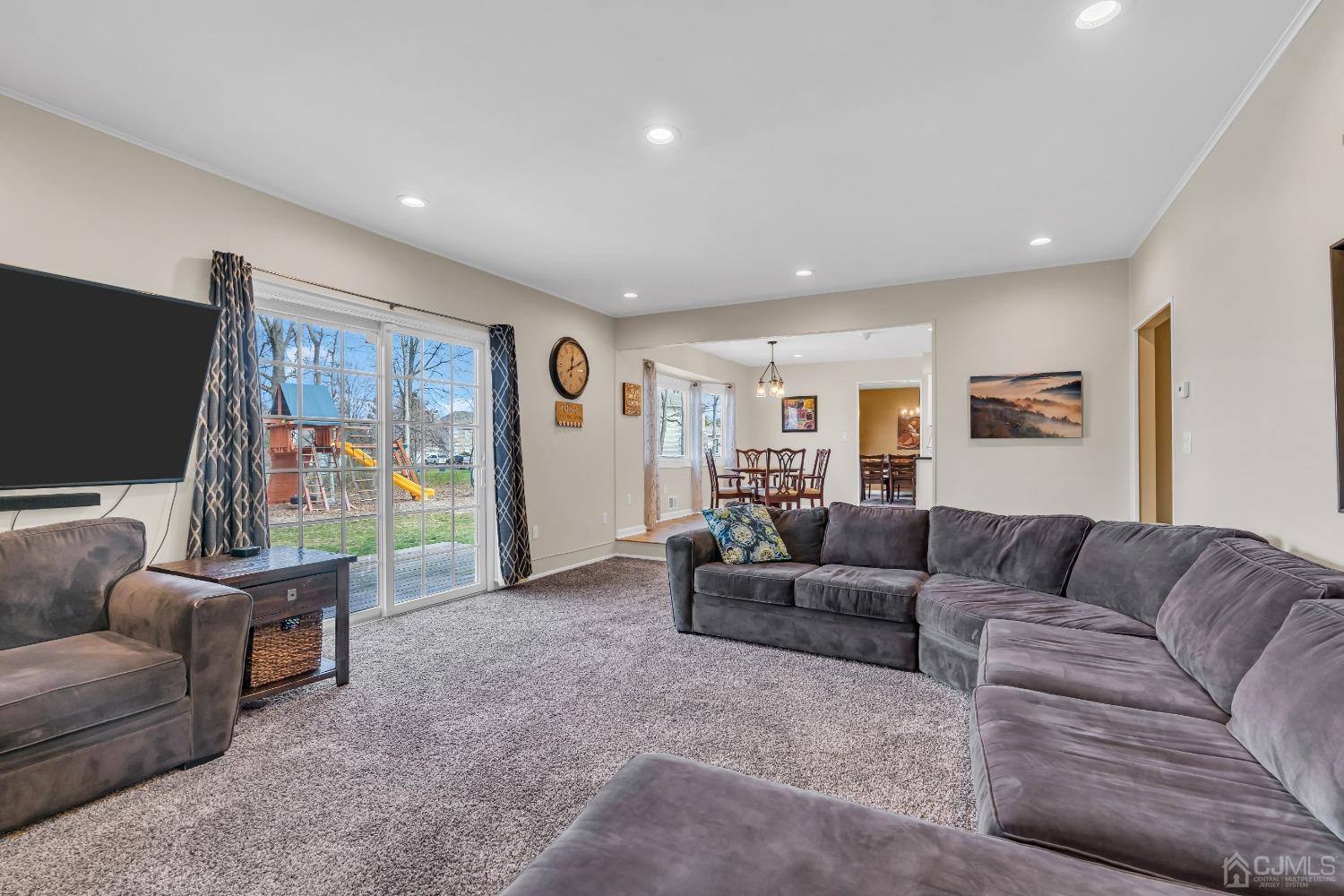 43 Woodmere Road North Brunswick, NJ 08902 - Photo 12 of 47 Gallery Image 12