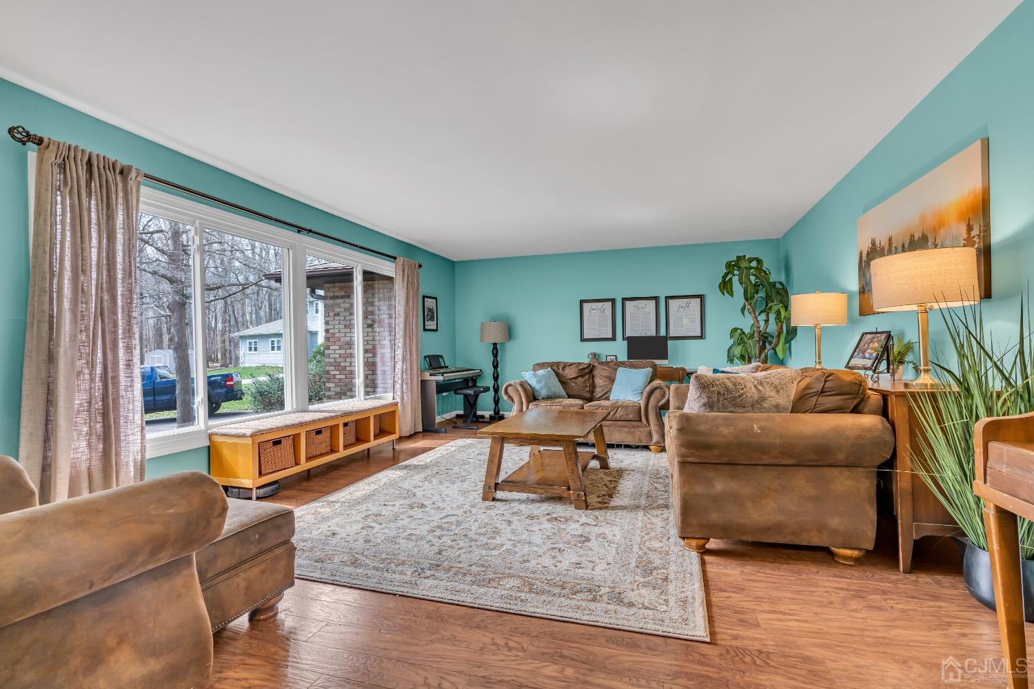 43 Woodmere Road North Brunswick, NJ 08902 - Photo 3 of 47 Gallery Image 3