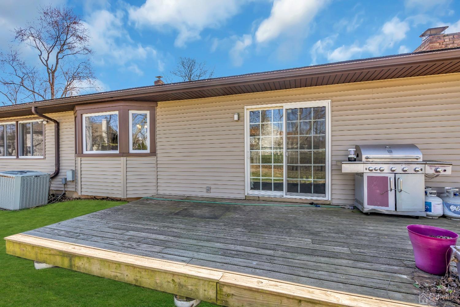 43 Woodmere Road North Brunswick, NJ 08902 - Photo 34 of 47 Gallery Image 34