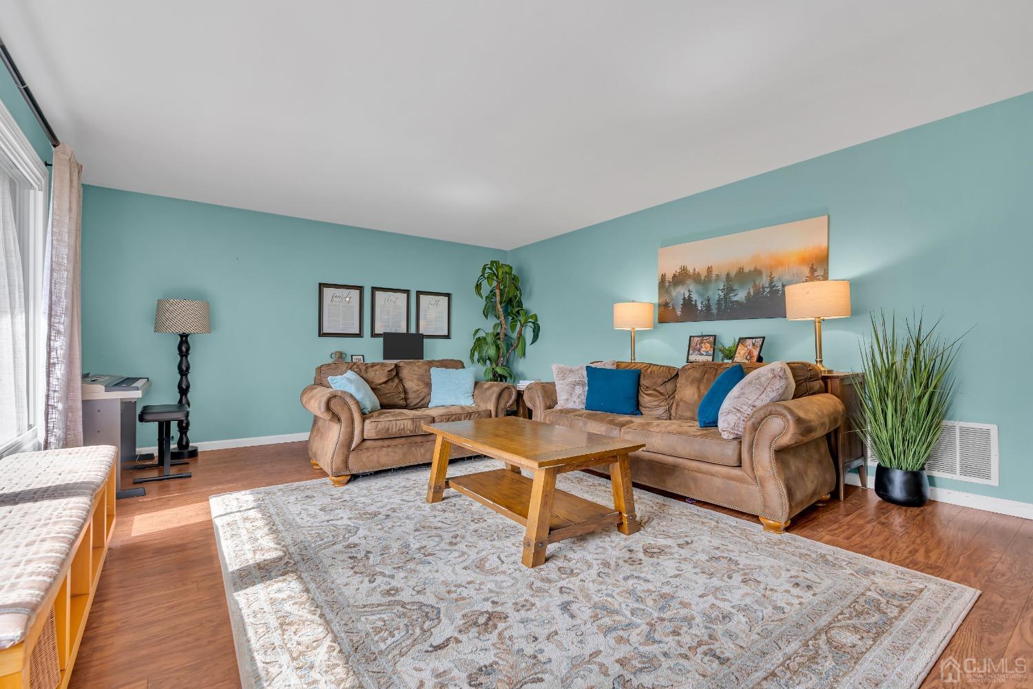 43 Woodmere Road North Brunswick, NJ 08902 - Photo 4 of 47 Gallery Image 4