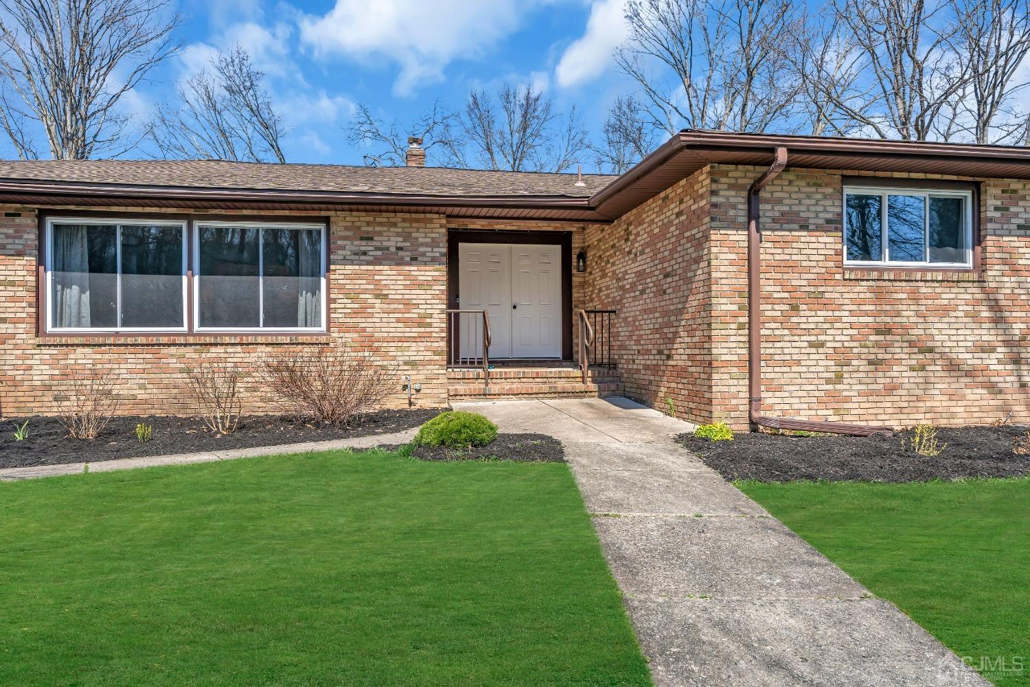43 Woodmere Road North Brunswick, NJ 08902 - Photo 47 of 47 Gallery Image 47
