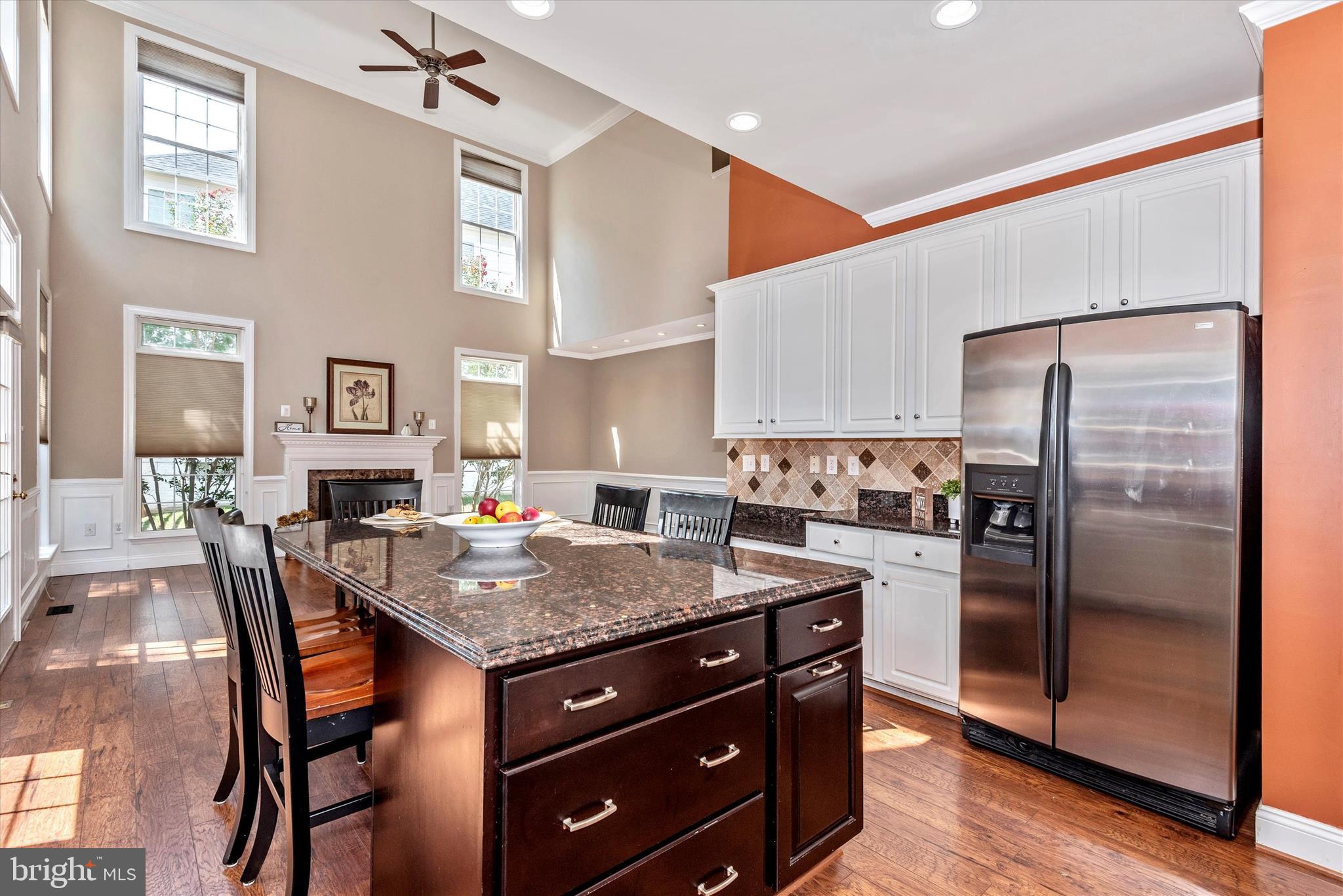 6 Summit Ridge Court Germantown, MD 20874 - Photo 7 of 49 Family Room Adjoins Kitchen