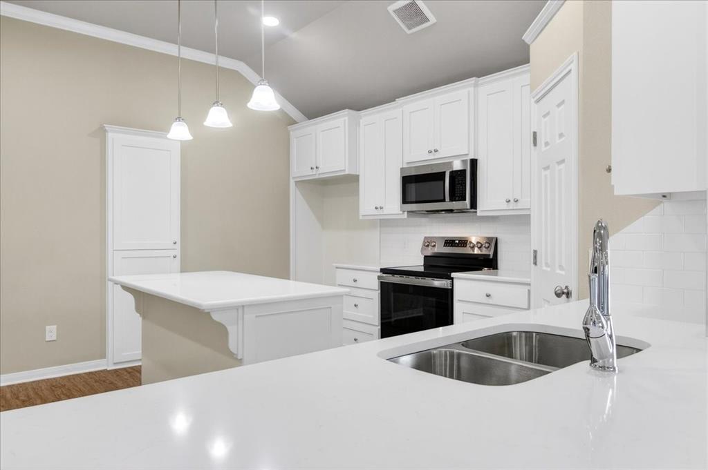 2509 Yoder Lane Robinson, TX 76706 - Photo 13 of 39