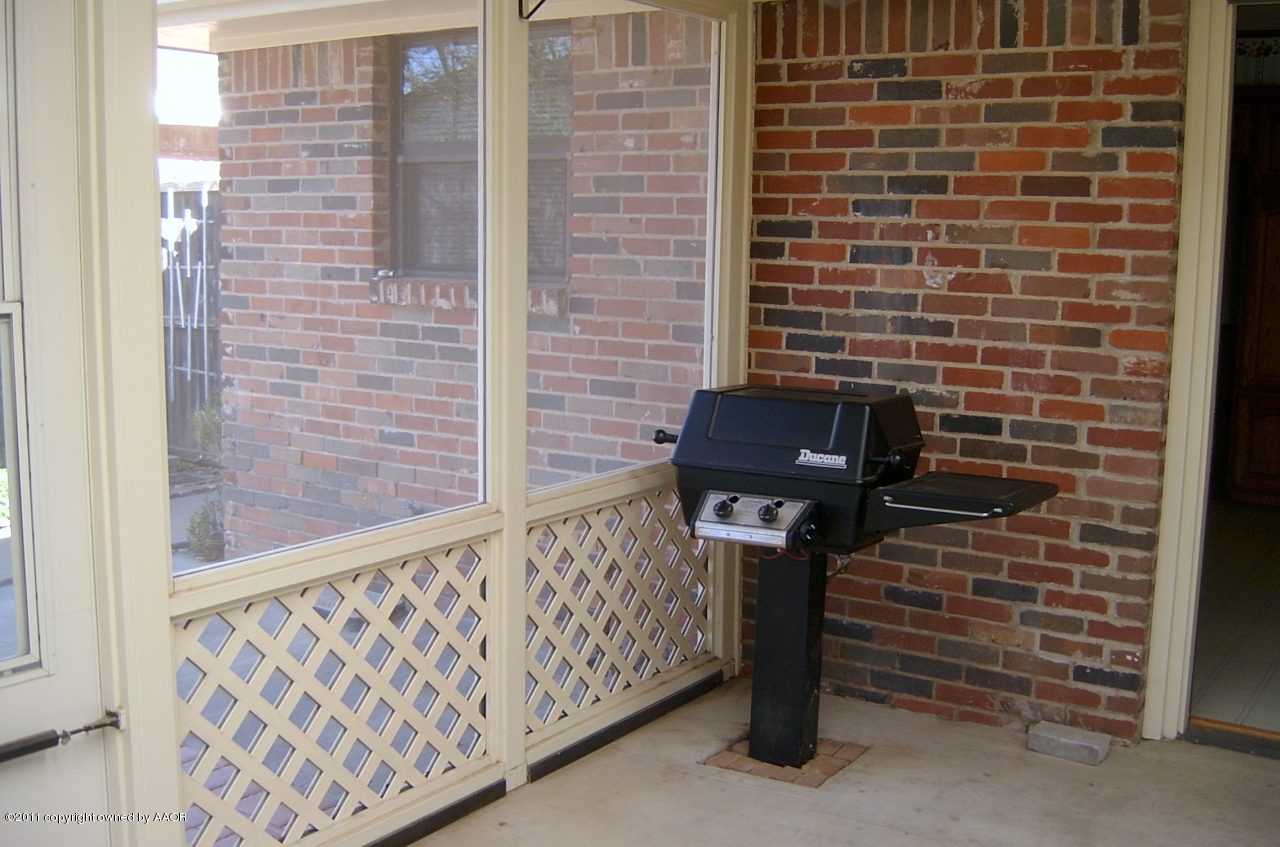 6903 Calumet Road Amarillo, TX 79106 - Photo 6 of 34 a view of door