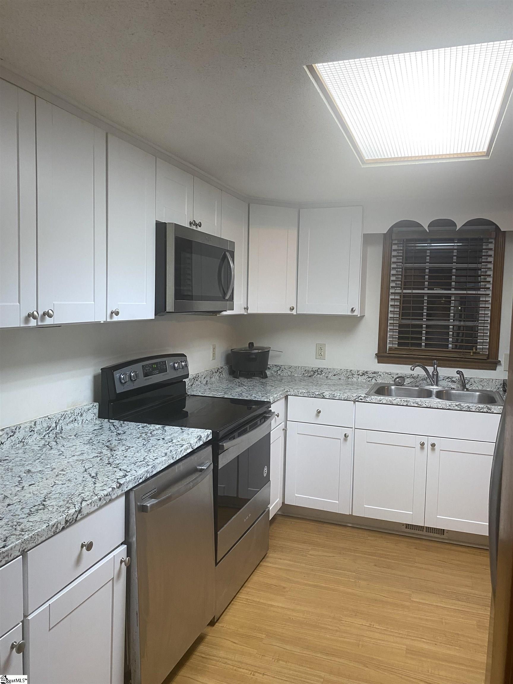 1573 John Dodd Road Spartanburg, SC 29303 - Photo 3 of 11 Gallery Image 3