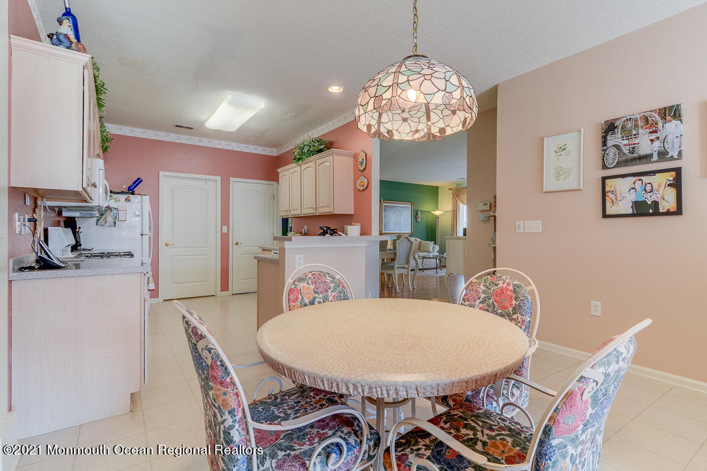 44 Silverside Road Lakewood, NJ 08701 - Photo 11 of 39 0009__SMALL