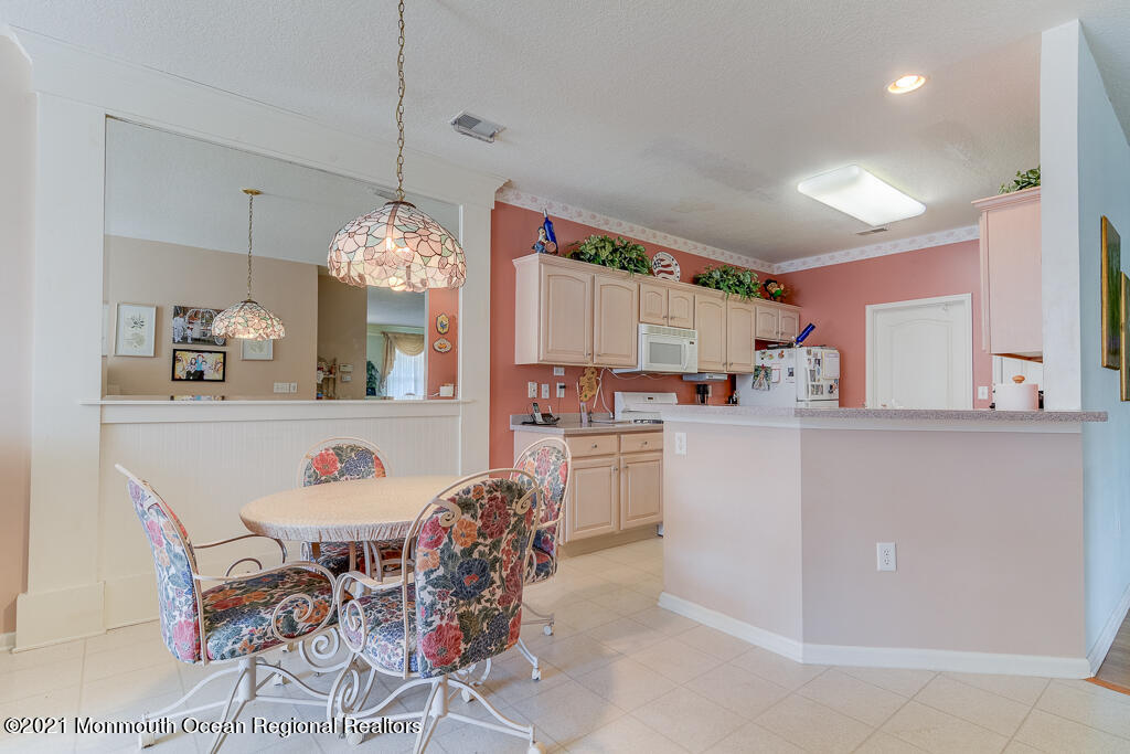 44 Silverside Road Lakewood, NJ 08701 - Photo 12 of 39 0010__SMALL