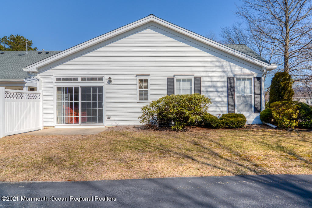 44 Silverside Road Lakewood, NJ 08701 - Photo 3 of 39 0024__SMALL